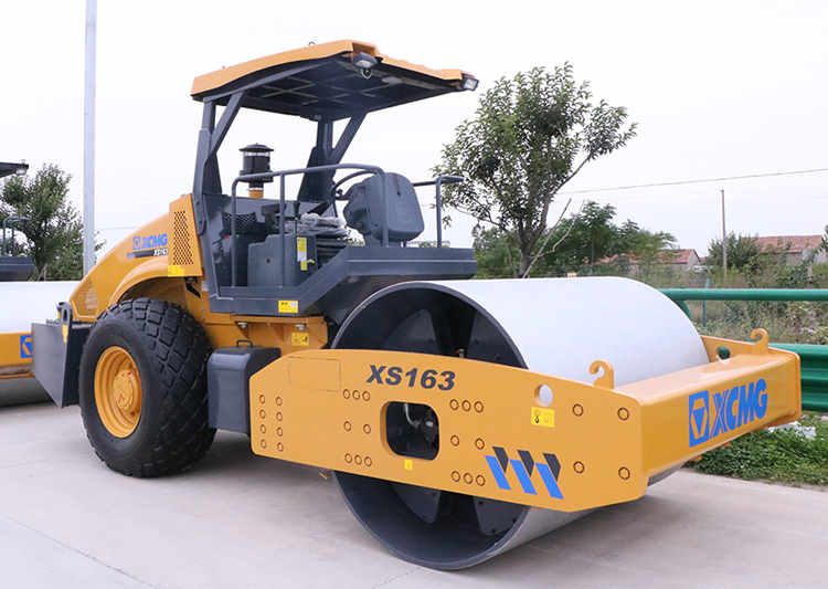 XCMG Official 16 ton vibratory road roller XS163J single drum road roller machine for sale